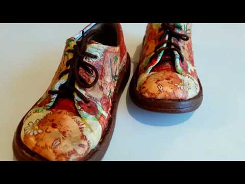 Видео: Как я переделала детские ботинки!СМОТРИТЕ видео ДО И ПОСЛЕ Декупаж детской обуви!