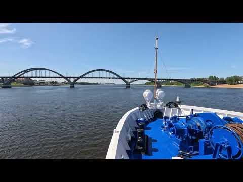 Видео: Река Волга - Город Рыбинск. Рыбинский мост. Спасо-Преображенский собор. Хлебная биржа. Набережная