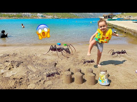 Видео: Видеоблог ко Дню моря в Северном Элифе!! Они построили замок из песка в море!!