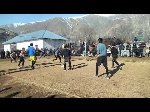 Видео: Волейбол⚽Рашт, дар дехаи Шул, бозии  Поче боло ва Дехконобод... Файзи Рашти🇭🇺