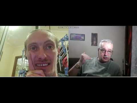Видео: укpaинец изучает документы...)
