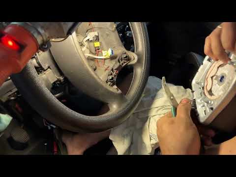 Видео: Как снять airbag руля Scudo How to remove the Scudo steering wheel airbag