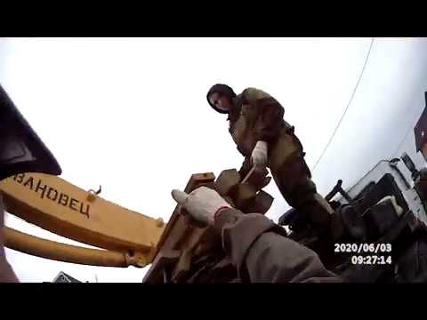 Видео: Автокран 50 тонн. Монтаж погреба 18 тонн.