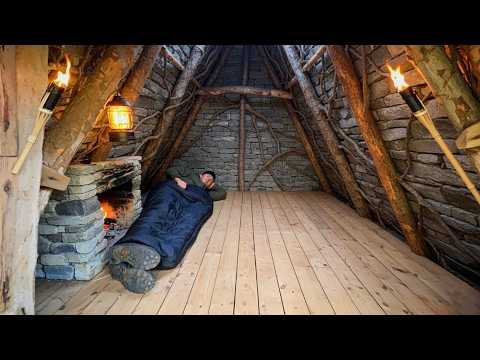 Видео: Строительство двух тайных убежищ за два дня: примитивный бушкрафт с комфортными условиями
