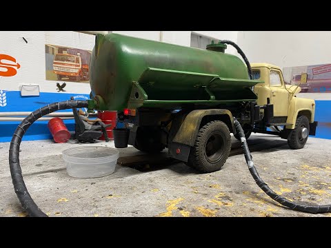Видео: Газ 52 Ассенизатор испытания насоса, RC 1:12 Gaz 52 mini water pump test 😎