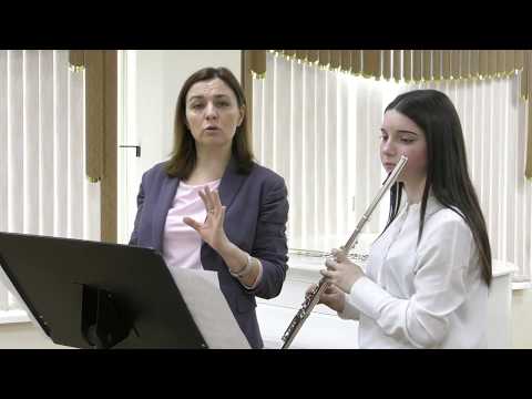 Видео: Master-class by Ella Dolzhikova. Lensky's aria.Элла Должикова. Ария Ленского (пер.Эллы Должиковой).