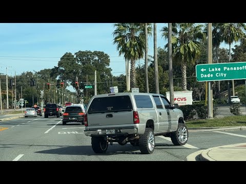 Видео: Бушнелл, Флорида — тихий городок, где, кажется, ничего особо не меняется?