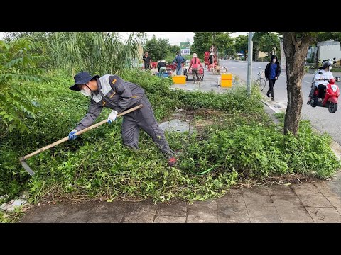 Видео: Добровольно оживите дорожки, косите траву и убирайте с помощью простых инструментов.