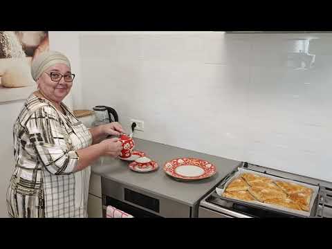 Видео: СЛОЕНАЯ САМСА С КУРИНЫМ ФАРШЕМ И ЛУКОМ В ДУХОВКЕ