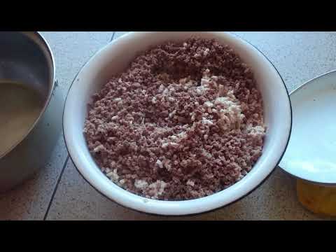 Видео: как экономно приготовить собакам еду впрок