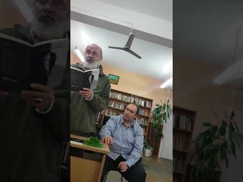 Видео: Поетът Валери Станков от Варна в Гр библиотека Стоян Дринов Панагюрище 10.11.2017 част 2