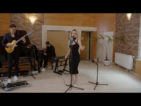 Видео: 18 Мне Уже/Cold Cold Heart (мэшап кавер) - Funky MAF