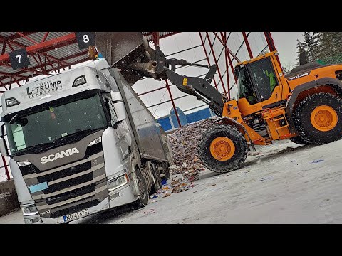 Видео: Первый рейс. Как работает движуйщийся пол в прицепе. Walking floor.