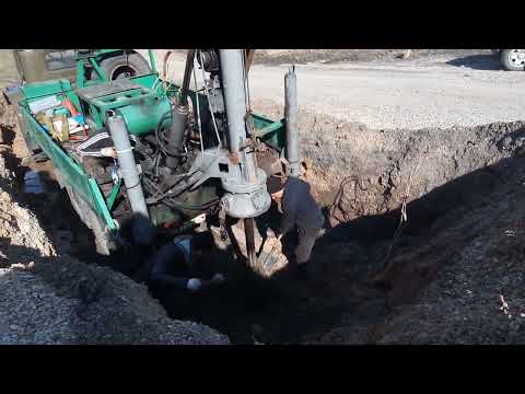 Видео: Бурим скважину на воду