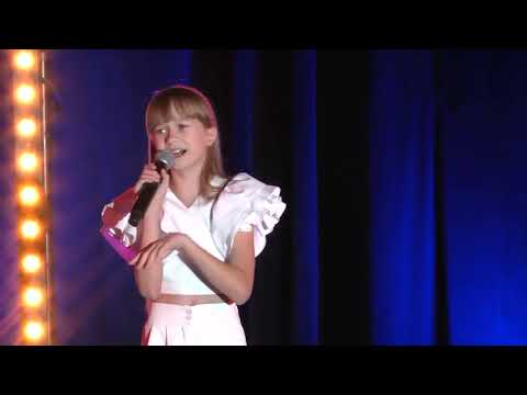 Видео: Василиса Панасенко (Vasilisandriya) - "Oops!... I Did It Again" на "Золотой Октаве" (live)