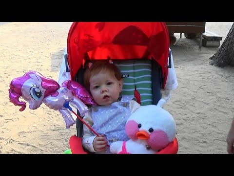 Видео: Гуляем с реборном Верой в Зоопарке