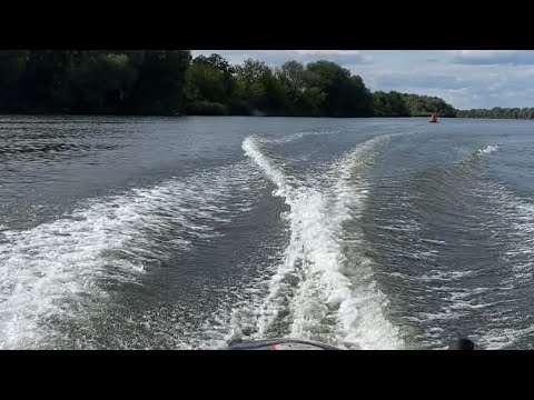 Видео: По реке Оке на лодке.Выходной.
