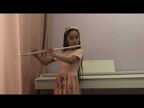 Видео: Amazing girl plays the flute! Девочка играет на флейте!!!🤩Antonio Vivaldi “Весна”/ “Spring”