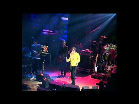 Видео: Мумий Тролль - Девочка @ ДК Горбунова, 1998