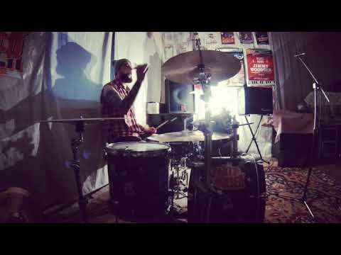 Видео: Pablo Azaroff - Нас Не Догонят (Т.А.Т.У. drum-cover)
