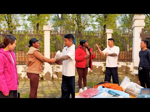 Видео: Мать Айвэя приезжает в Китай. Ливэй купил билет на самолёт!