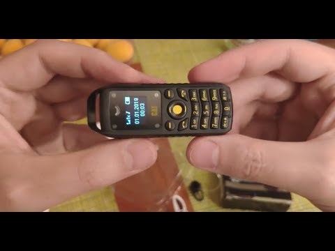 Видео: Самый маленький телефон B25 mini phone