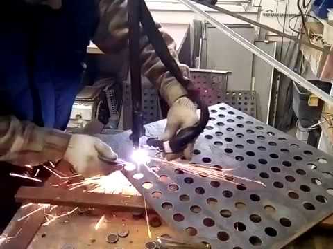 Видео: Отверстия малого диаметра при помощи плазмореза.