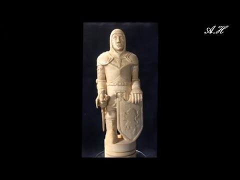 Видео: Шахматная фигура  (Слон) в образе средневекового рыцаря.