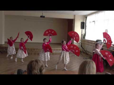 Видео: Хореографическая студия "Журавлёнок". Корейский танец "Весна пришла"