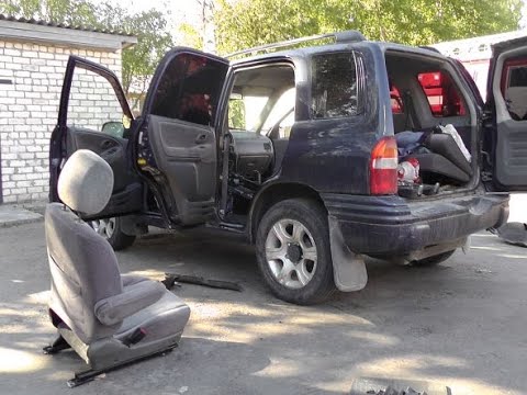 Видео: Suzuki Grand Vitara 2000г. делаю шумоизоляцию пола.