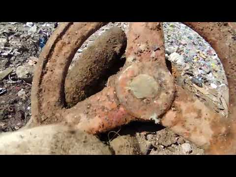 Видео: Свалка. Сбор металлома.