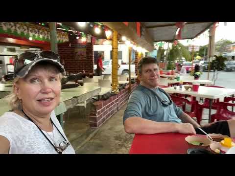 Видео: #1350 Пуэрто Морелос Пляжи Пеликаны и Мексиканская еда