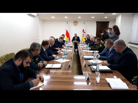 Видео: Президент Южной Осетии Алан Гаглоев провел рабочее совещание с руководителями силовых ведомств