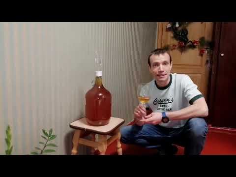 Видео: ИНЖИРНОЕ ВИНО С ПАЛОЧКАМИ КОРИЦЫ (FIG WINE & CINNAMON)