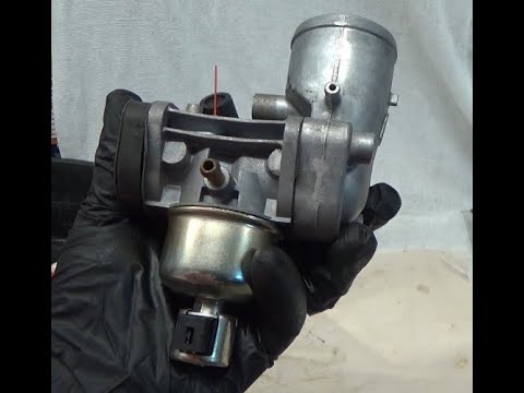 Видео: Снятие и общая чистка карбюратора Kawasaki FR691V Walbro 26B