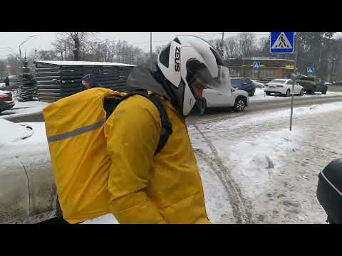 Видео: Працюю кур'єром на авто. Скільки можна заробити за 6 годин в Києві?