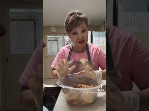 Видео: Жареная курица