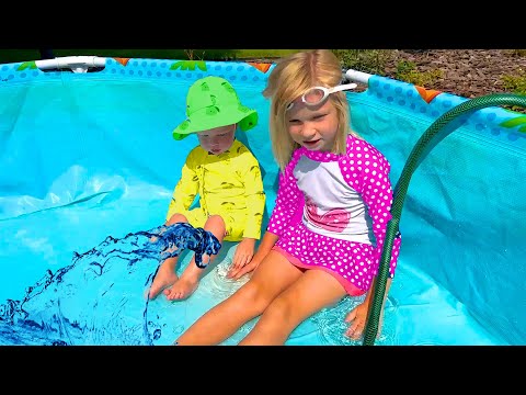 Видео: СОФИЯ И НИКА УСТРОИЛИ ДЕНЬ В БАССЕЙНЕ. СОФУНЬЯ ШАЛУНЬЯ