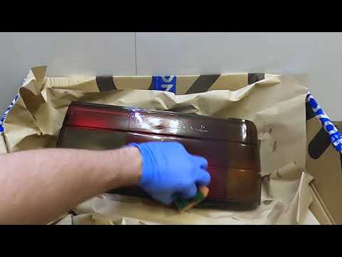 Видео: Снятие лака с фары при помощи тормозной жидкости (часть 1)