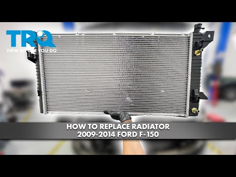 Видео: Как заменить радиатор Ford F-150 2009-2014 годов