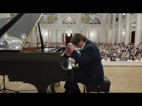 Видео: Моцарт. Фортепианный марафон. Евгений ИЗОТОВ