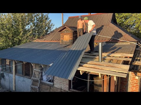 Видео: Братья Джелали за работой! Перекрыли крышу в доме у родителей!