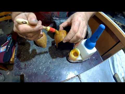 Видео: Простой способ замены задников( просевшие пятки) в обуви самому