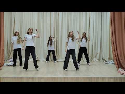 Видео: Флешмоб ко дням матери и отца от 10 класса