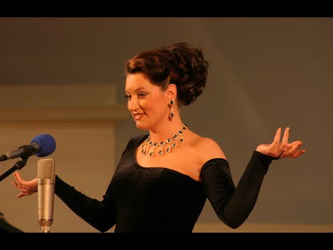 Видео: Старинный романс ПОЛНО, СОКОЛ! Ирина КРУТОВА, у рояля Михаил АПТЕКМАН. Концертный зал им.Чайковского