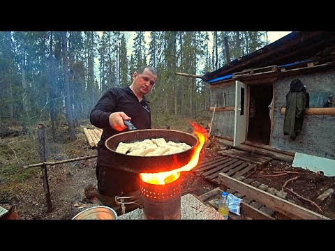 Видео: Рыбалка на севере. Ловим рыбу на сети. Живём на озере. Жарим рыбу на турбо-печке. Изба. Тайга.