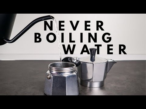 Видео: Оптимальный уровень воды и температура для кофеварки MOKA