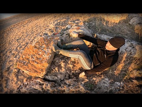 Видео: Мы открываем великолепное хранилище сокровищ под Большим Камнем!!!