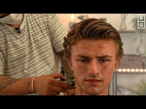 Видео: Стрижка средней длины, которая отлично смотрится при отращивании волос (для мужчин с волосами сре...