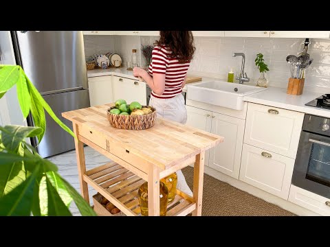 Видео: Минималистичная организация кухни с IKEA 🧺 | Уютный домашний влог
